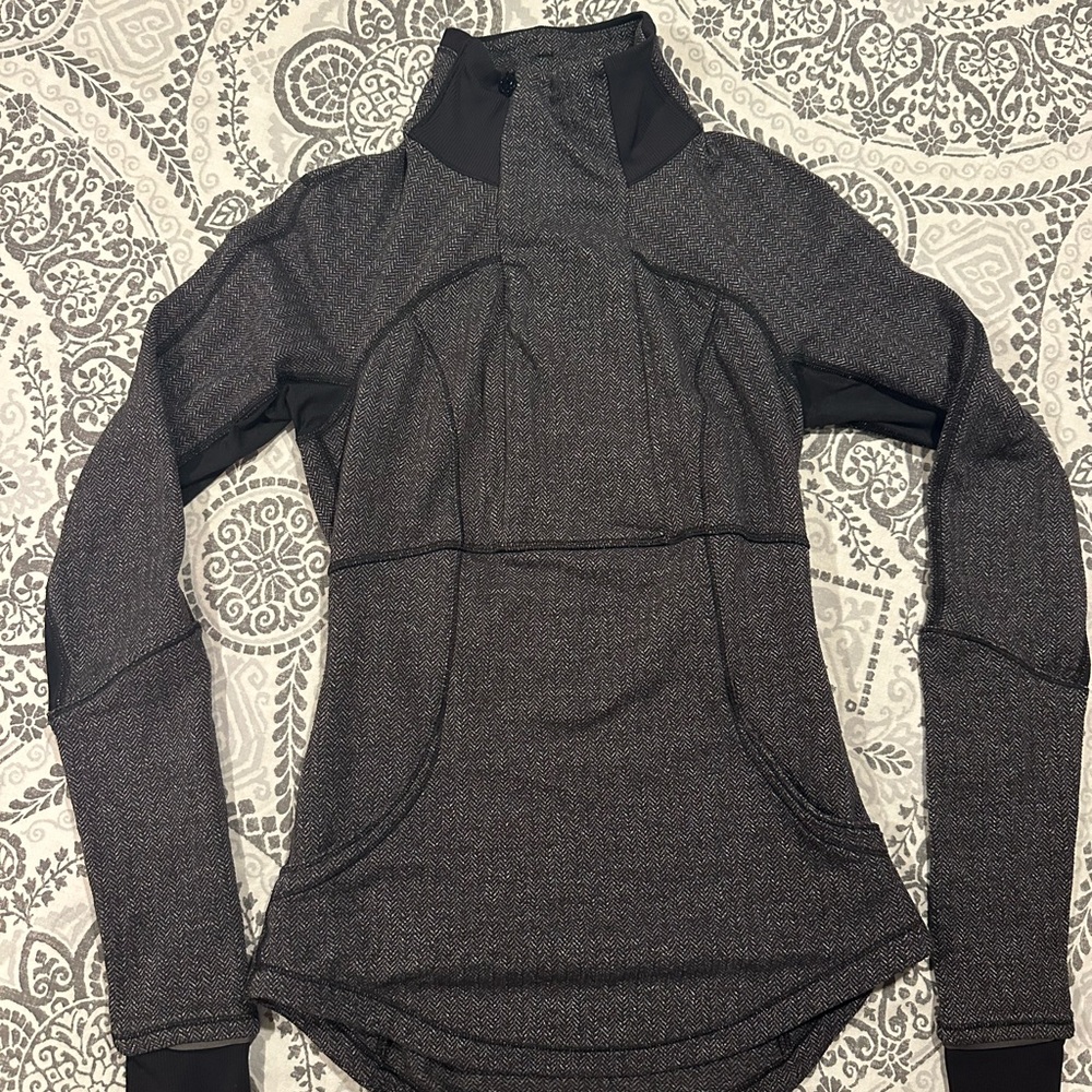 Lulumon Gray Long-Sleeve Athletic Top